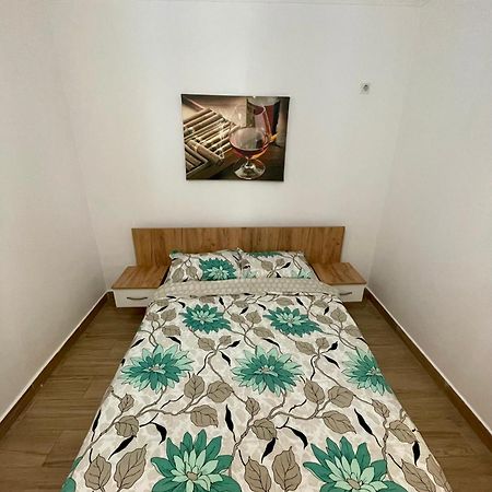 Militari Comfort Studio Rosu Экстерьер фото