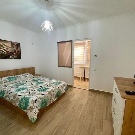 Militari Comfort Studio Rosu Экстерьер фото