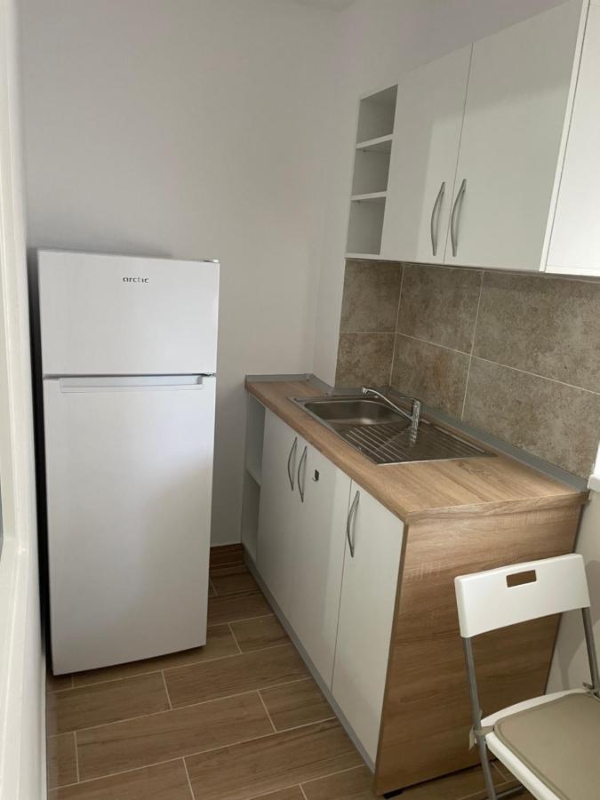 Militari Comfort Studio Rosu Экстерьер фото